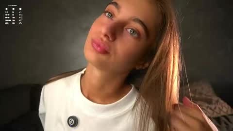 Isabella online show from May 14, 2026, 1:12 am