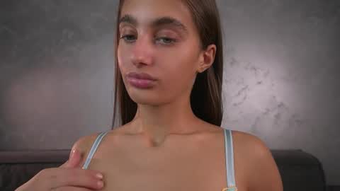 Isabella online show from August 6, 2026, 1:18 am