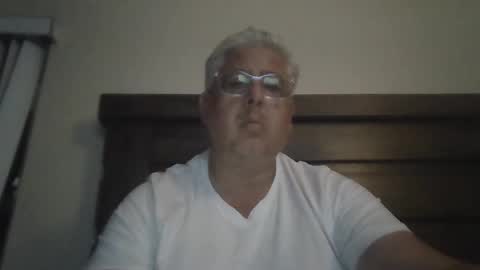 Snapshot of czar1974 chatting on January 7, 2026, 12:35 am czar1974 online show from January 7, 2026, 12:35 am