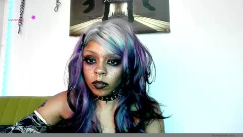Snapshot of d00m4d00dz chatting on June 18, 2026, 10:47 pm nerdyhotgoth online show from June 18, 2026, 10:47 pm