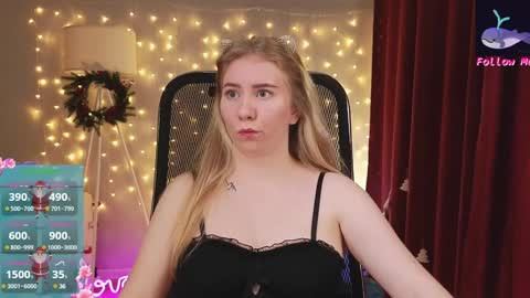 Snapshot of d0nna_ chatting on December 19, 2024, 8:44 pm Donna online show from December 19, 2024, 8:44 pm