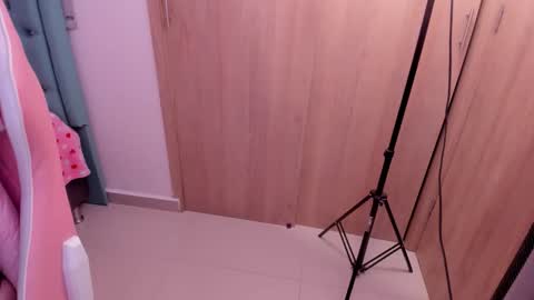 darling online show from December 4, 2025, 7:39 am