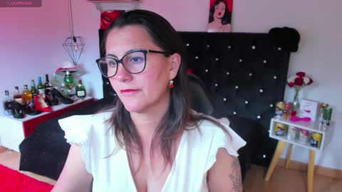 Mia  online show from February 7, 2025, 3:30 pm