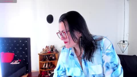 Mia  online show from October 27, 2025, 1:26 pm