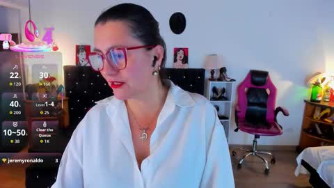 Mia  online show from November 23, 2025, 12:05 pm