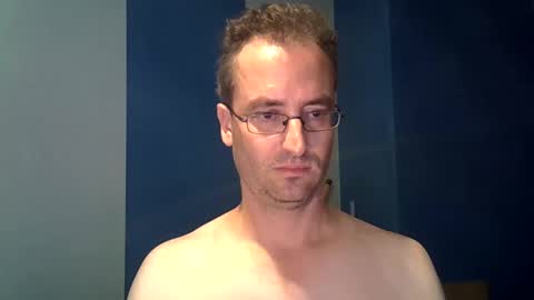 daanschr online show from September 21, 2025, 5:14 pm