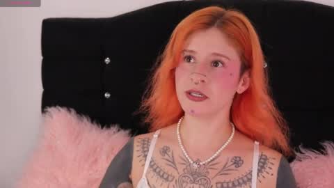 Snapshot of daarlene chatting on April 12, 2026, 9:42 pm Darlene online show from April 12, 2026, 9:42 pm