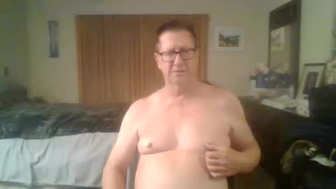 daddddy2023 online show from December 18, 2024, 4:09 am