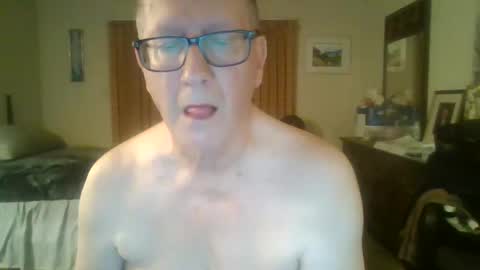daddddy2023 online show from December 28, 2024, 5:23 am