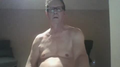 daddddy2023 online show from February 19, 2025, 9:50 am