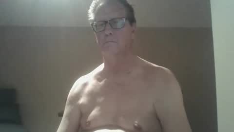 daddddy2023 online show from February 22, 2025, 8:18 am