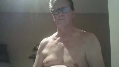 daddddy2023 online show from February 23, 2025, 9:11 am