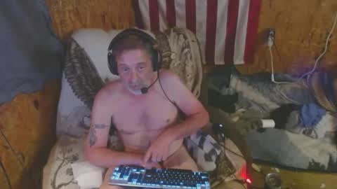 Snapshot of daddy38345 chatting on November 8, 2025, 3:18 am daddy38345 online show from November 8, 2025, 3:18 am