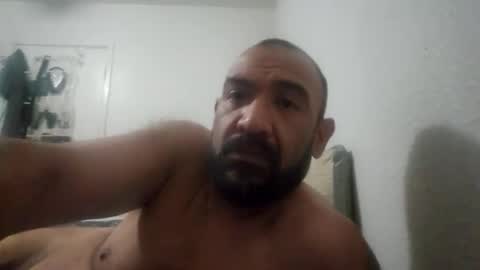 Snapshot of daddybe4r chatting on April 10, 2026, 11:26 am daddybe4r online show from April 10, 2026, 11:26 am