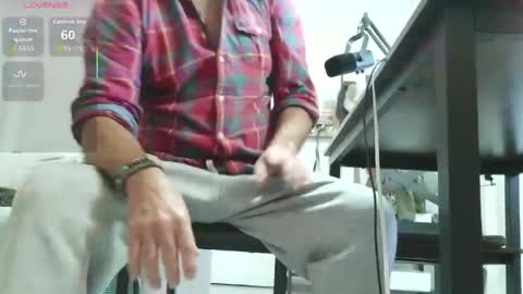 DaddyBear online show from April 15, 2026, 9:27 am