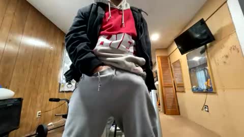 daddydic120402 online show from December 3, 2025, 3:32 pm