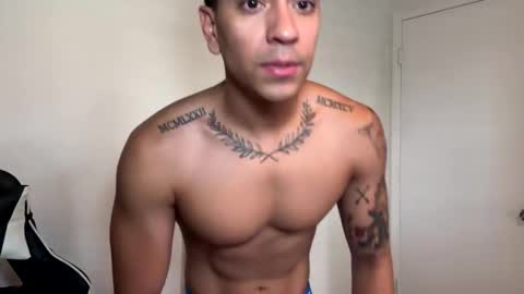 daddyfit95 online show from May 18, 2026, 4:57 pm