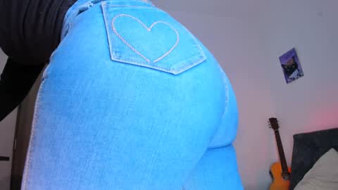 Creamy online show from December 9, 2024, 4:12 am