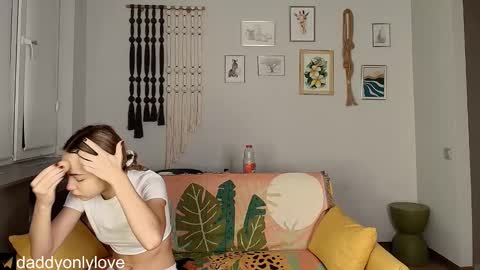 Snapshot of daddyonlyloveme chatting on October 14, 2025, 8:20 pm Zoe online show from October 14, 2025, 8:20 pm