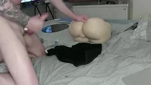 Snapshot of daddys_hard_cock chatting on December 29, 2024, 1:13 am daddys_hard_cock online show from December 29, 2024, 1:13 am