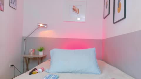 Snapshot of daddys_little_princesss chatting on November 1, 2025, 2:52 pm Antonella online show from November 1, 2025, 2:52 pm