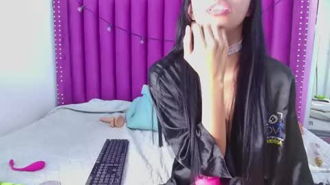 Antonella  online show from May 4, 2026, 1:23 am