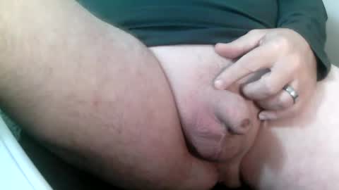 Snapshot of daddysmalls_55 chatting on December 25, 2024, 8:28 pm daddysmalls online show from December 25, 2024, 8:28 pm