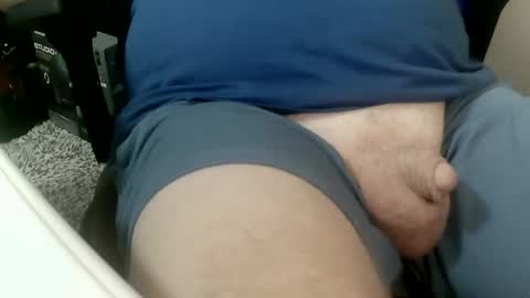 Snapshot of daddysmalls_55 chatting on January 14, 2025, 1:36 am daddysmalls online show from January 14, 2025, 1:36 am