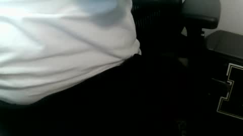 Snapshot of daddysmalls_55 chatting on January 14, 2025, 8:04 pm daddysmalls online show from January 14, 2025, 8:04 pm