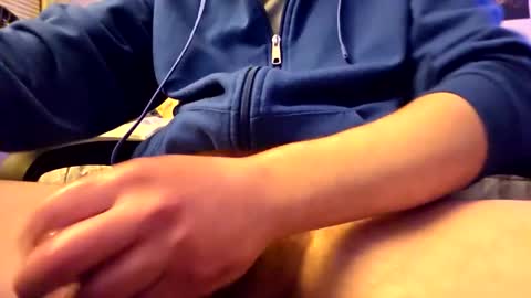 Snapshot of daddyyankeeny chatting on February 6, 2025, 2:33 am daddyyankeeny online show from February 6, 2025, 2:33 am