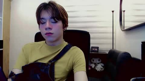 dae_lune online show from March 21, 2026, 1:21 am