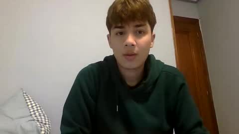 dael_20 online show from December 22, 2025, 9:12 pm