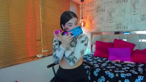dafne_20 online show from December 17, 2025, 7:53 pm