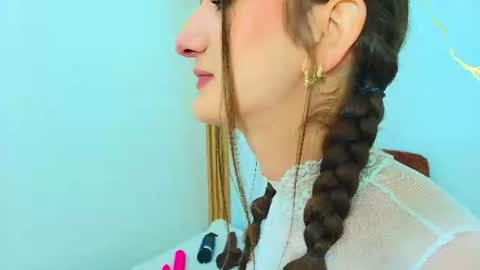 Dafne Castro online show from June 10, 2026, 7:46 pm