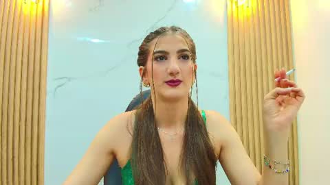 Dafne Castro online show from June 25, 2026, 6:34 pm