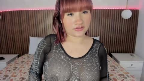 dafne_evaans online show from May 14, 2026, 11:50 am