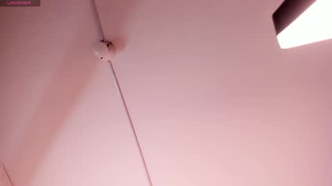 dafne_hillss online show from April 27, 2026, 11:30 am