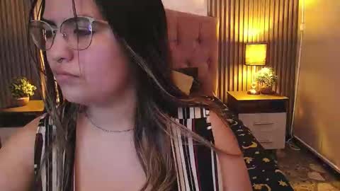 Dafne  online show from December 7, 2024, 2:13 pm