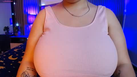 Dafne  online show from December 23, 2024, 2:28 pm