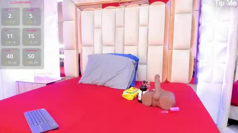 Dafnee online show from November 15, 2025, 12:34 pm