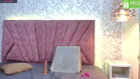 dafnee_e online show from December 19, 2024, 11:25 pm