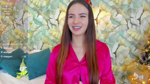 Dafne  online show from December 26, 2024, 7:49 pm