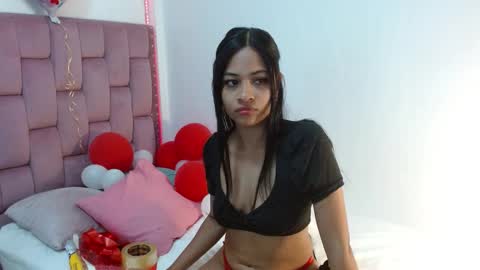 Snapshot of dafnnee_ross chatting on February 13, 2025, 12:11 pm DAFNNE online show from February 13, 2025, 12:11 pm