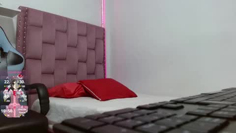 Snapshot of dafnnee_ross chatting on March 5, 2025, 12:11 pm DAFNNE online show from March 5, 2025, 12:11 pm