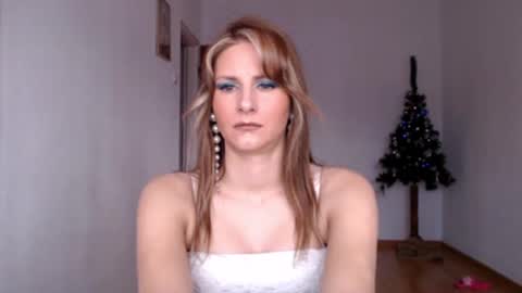 Snapshot of dagmariepiquant chatting on December 17, 2024, 1:27 pm Dagmarie online show from December 17, 2024, 1:27 pm