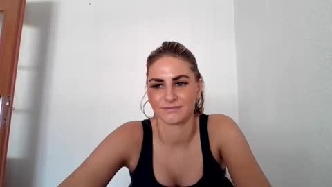 Snapshot of dagmariepiquant chatting on February 11, 2025, 1:20 pm Dagmarie online show from February 11, 2025, 1:20 pm
