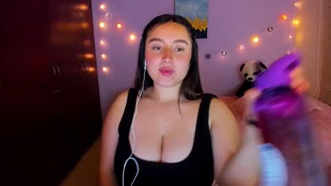 Snapshot of dahi_anne chatting on December 13, 2024, 2:43 am Call me D online show from December 13, 2024, 2:43 am