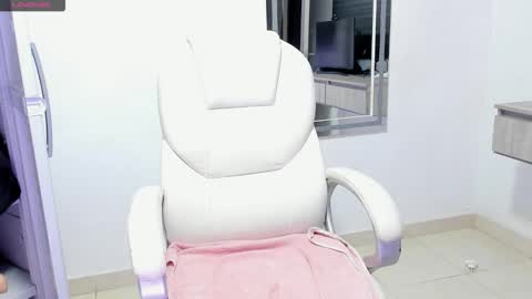 Snapshot of dahian_carter chatting on October 28, 2025, 12:09 pm Dahian online show from October 28, 2025, 12:09 pm