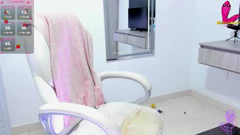 Snapshot of dahian_carter chatting on November 7, 2025, 11:27 pm Dahian online show from November 7, 2025, 11:27 pm