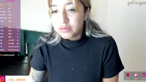 Snapshot of dahiana_dmour chatting on April 25, 2026, 12:08 pm Dahiana online show from April 25, 2026, 12:08 pm